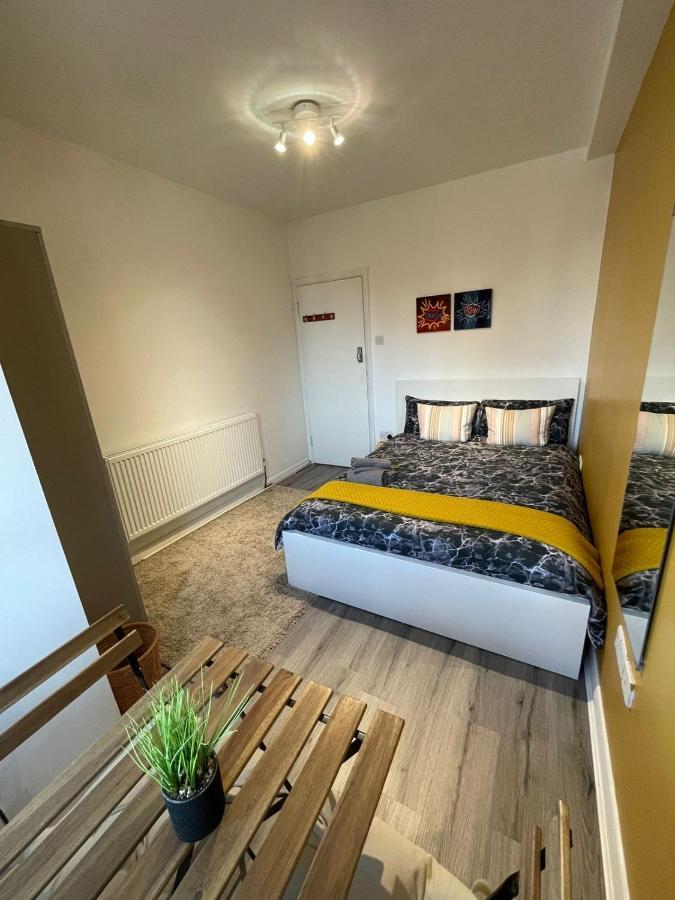 Willesden Green Rooms London Exteriör bild