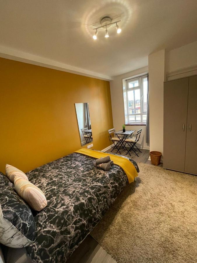 Willesden Green Rooms London Exteriör bild