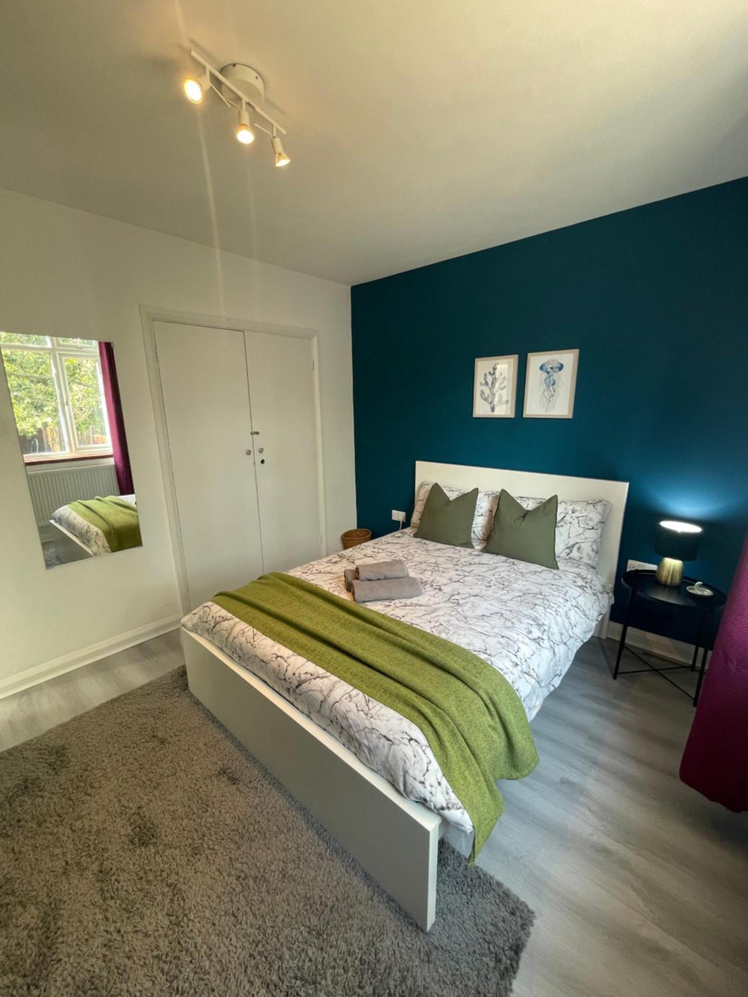 Willesden Green Rooms London Exteriör bild