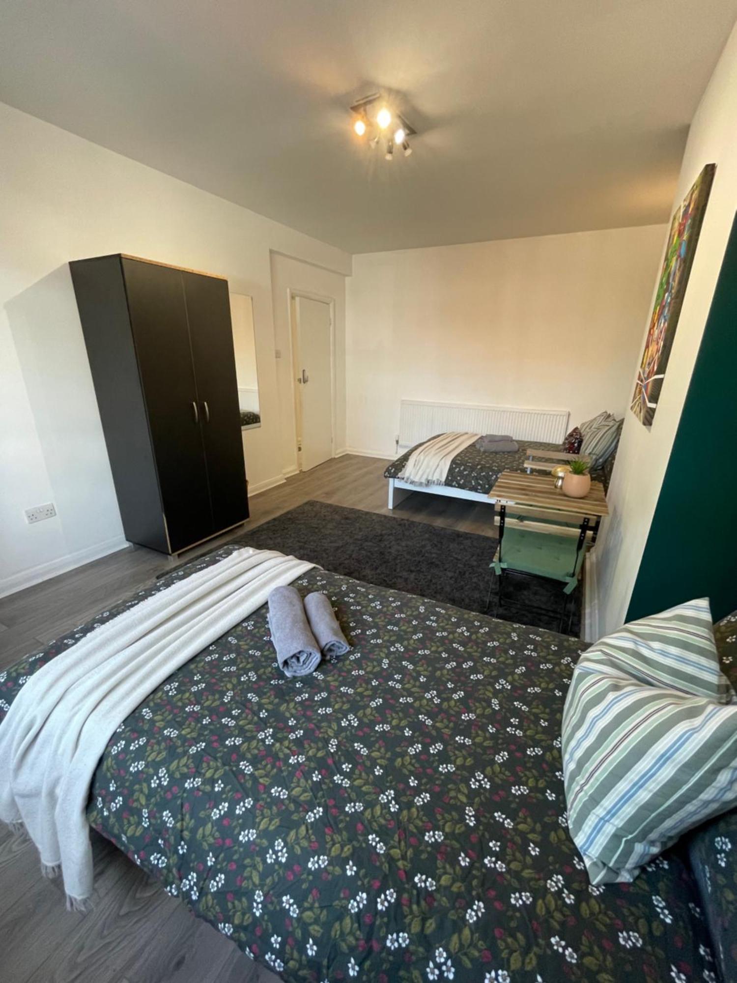 Willesden Green Rooms London Exteriör bild